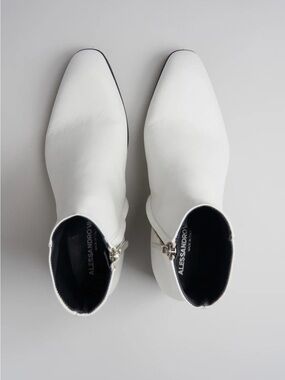 Alessandro Vasini White Leather Ankle Booties with Side Zip